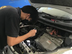 Toyota Prius C Service & Maintenance