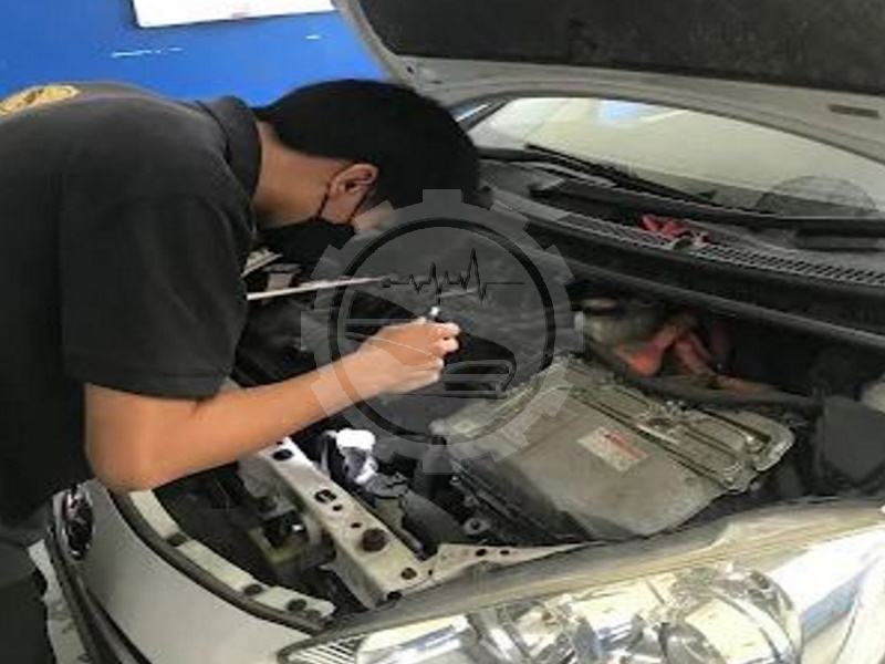 Toyota Prius C Service & Maintenance